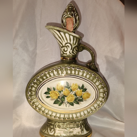 Jim Beam Yellow Roses Decanter Genuine Regal China 1969 (Empty) - Picture 1 of 3